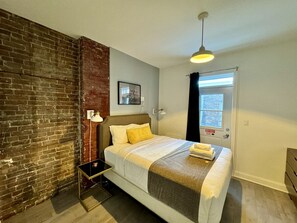 3 soveværelser, skrivebord, strygejern/strygebræt, weekendseng