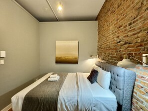 4 chambres, bureau, Wi-Fi, draps fournis