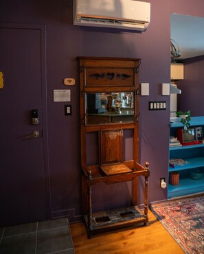 Interior - Friends-Themed Loft | Old Montréal (Montréal)