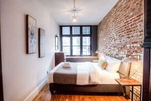 2 habitaciones, escritorio, wifi y ropa de cama 