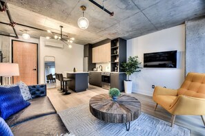 TV - Modern 2BR Suite • Old Montreal • F4 (Montréal)