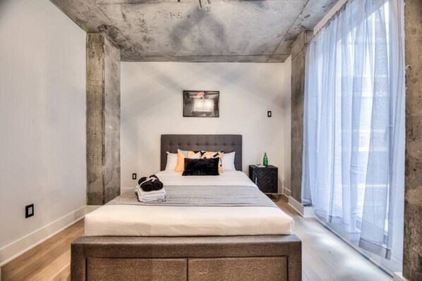 2 chambres, bureau, Wi-Fi, literie fournie