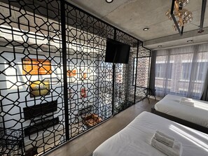 3 soverom, skrivebord, reiseseng for barn og wi-fi