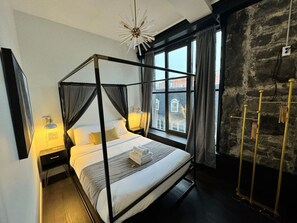 2 Schlafzimmer, Schreibtisch, Bügeleisen/Bügelbrett, WLAN