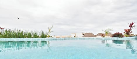 2 piscine all'aperto