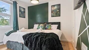 4 chambres, fer et planche à repasser, Wi-Fi, draps fournis