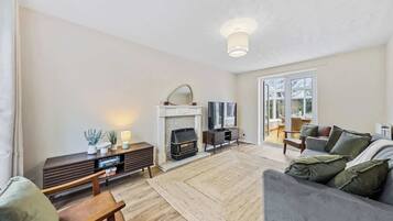Smart TV, fireplace, offices