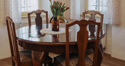 Enchanted Misty Valley Cottage Apartments - Classic One Bedroom Apartment