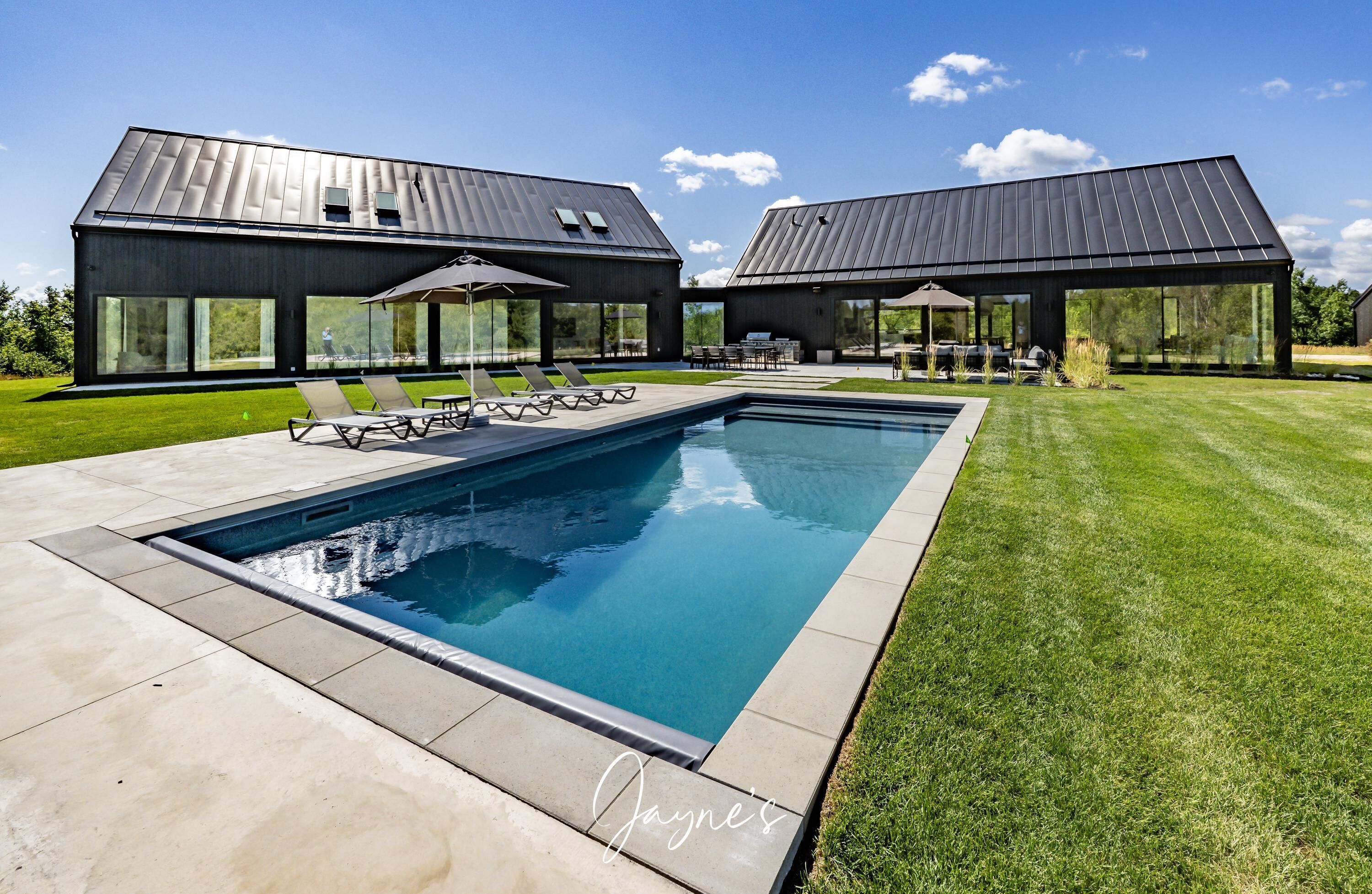 Orchard House &amp; Pool