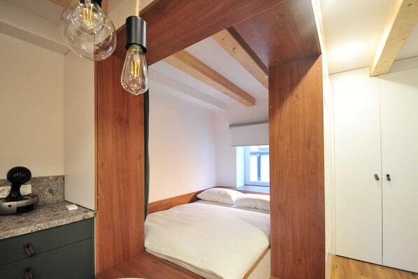 Internet, bed sheets