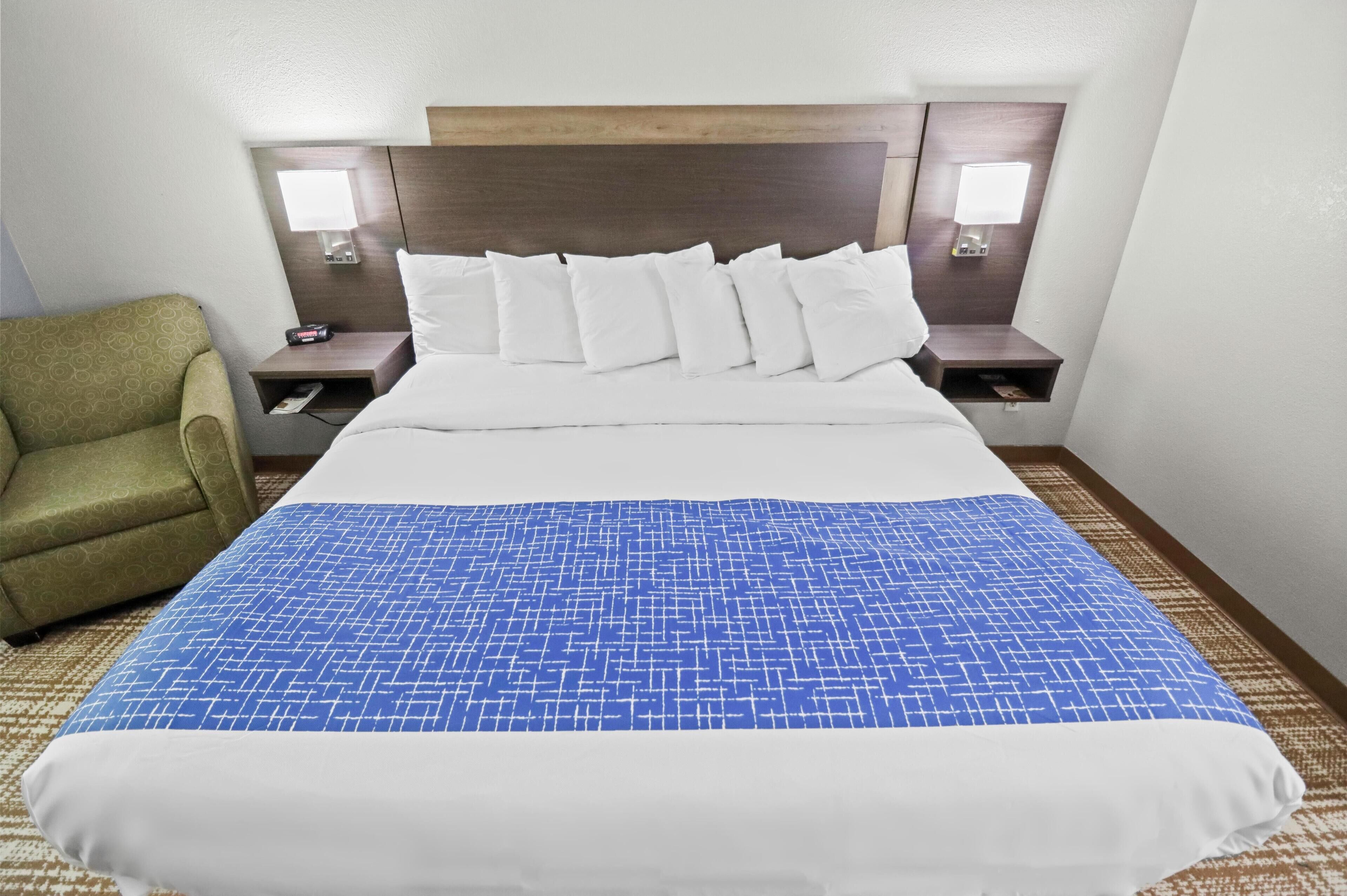 Schreibtisch, laptopgeeigneter Arbeitsplatz, Bügeleisen/Bügelbrett