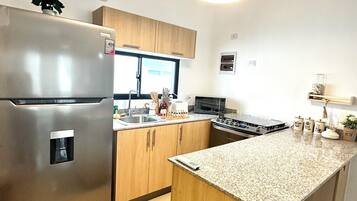 Microondas, horno y parrilla de estufa