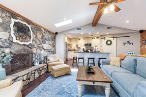TV, fireplace