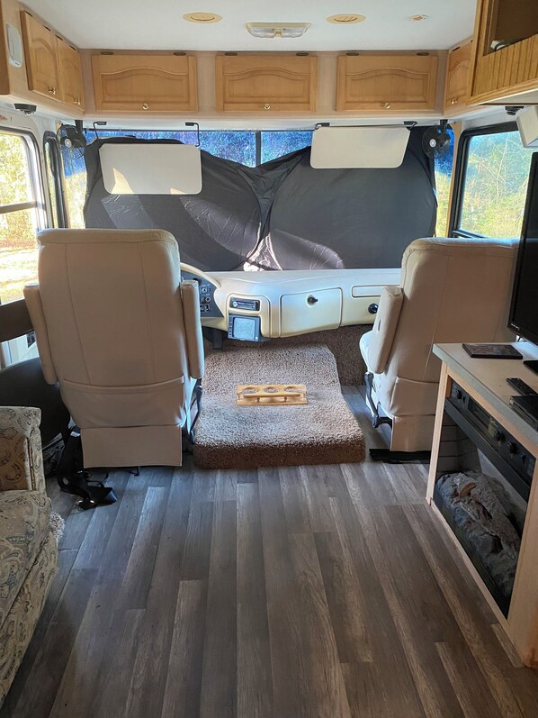 المنشأة من الداخل