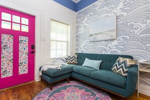 Smart TV, printers - Chic & Central / Less than a 10-minute drive to Pensacola Beach! (Pensacola)