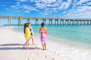 Chaise longue, serviettes de plage