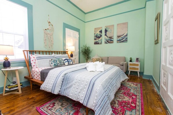 2 chambres, bureau, accès au Wi-Fi (inclus), literie fournie