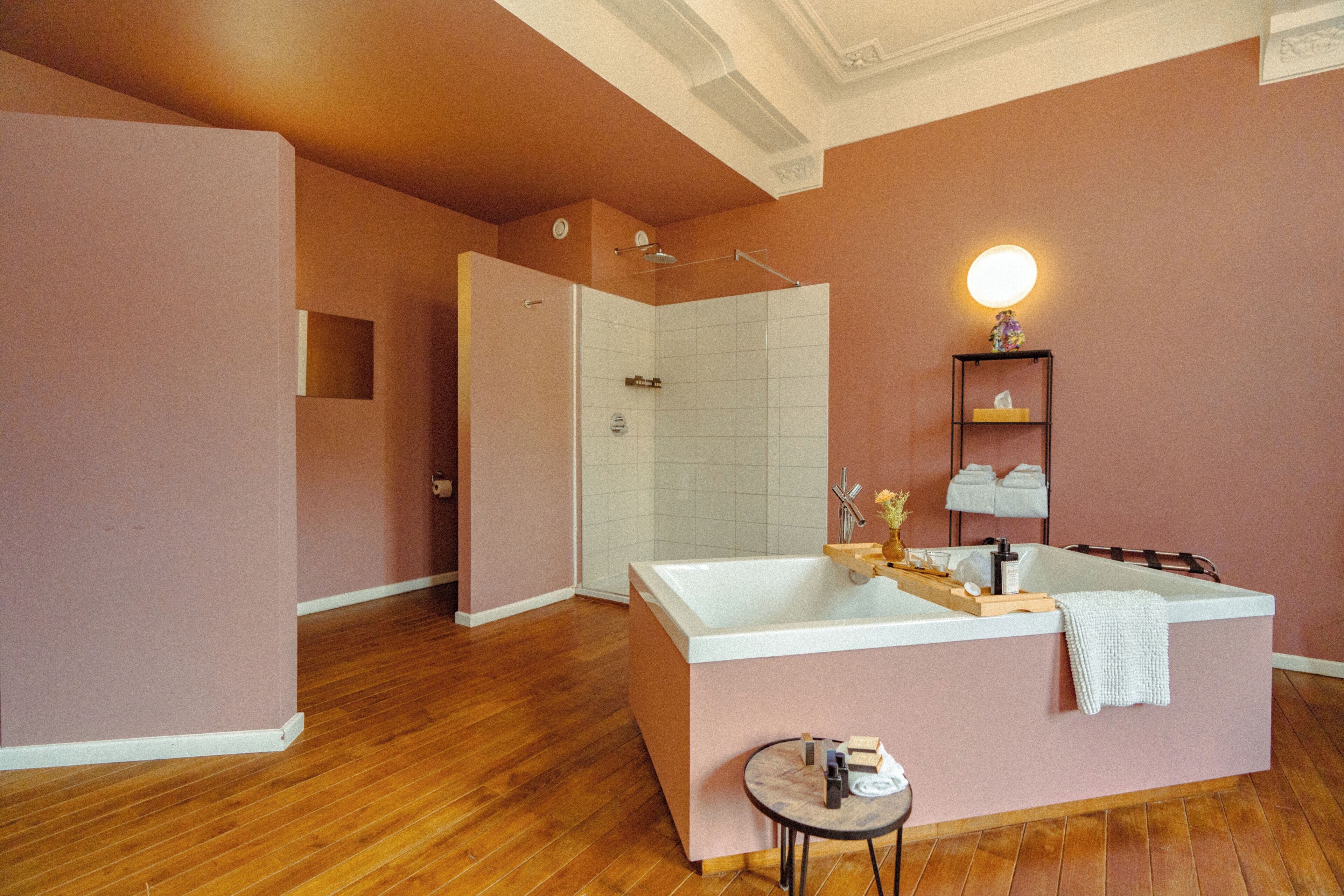 Bureau, espace de travail pour ordinateur portable