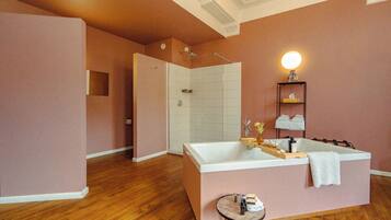 Bureau, espace de travail pour ordinateur portable