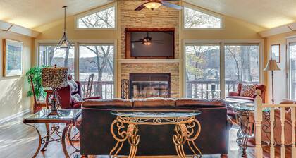 Lakefront Hot Springs Village Home w/ Private Dock