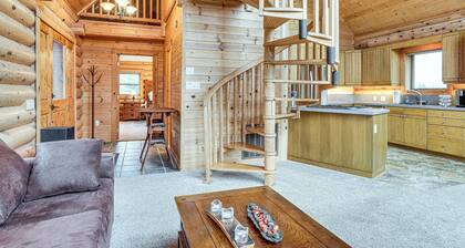 Mtn & Vineyard Views: Oregon Wine Country Escape
