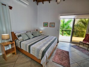 2 slaapkamers, een strijkplank/strijkijzer, gratis wifi, beddengoed