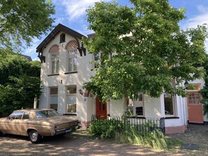 Exterior - Villa Magnolia - Five Bedroom Villa, Sleeps 9 (Bergen)