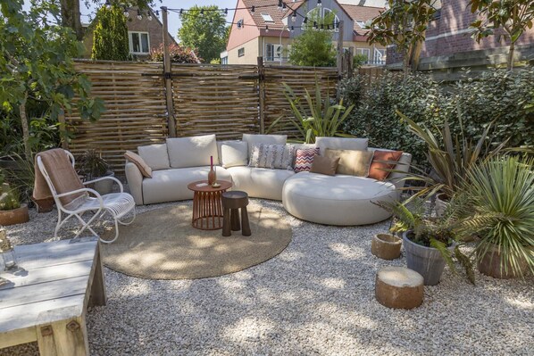 Terrace/patio - Villa Magnolia - Five Bedroom Villa, Sleeps 9 (Bergen)