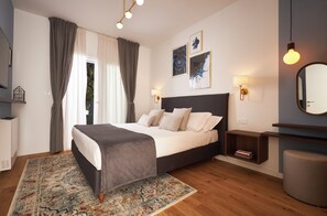 1 bedroom, in-room safe, desk, soundproofing