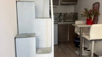 Apartment, 1 Bedroom, Accessible, Smoking | Interior