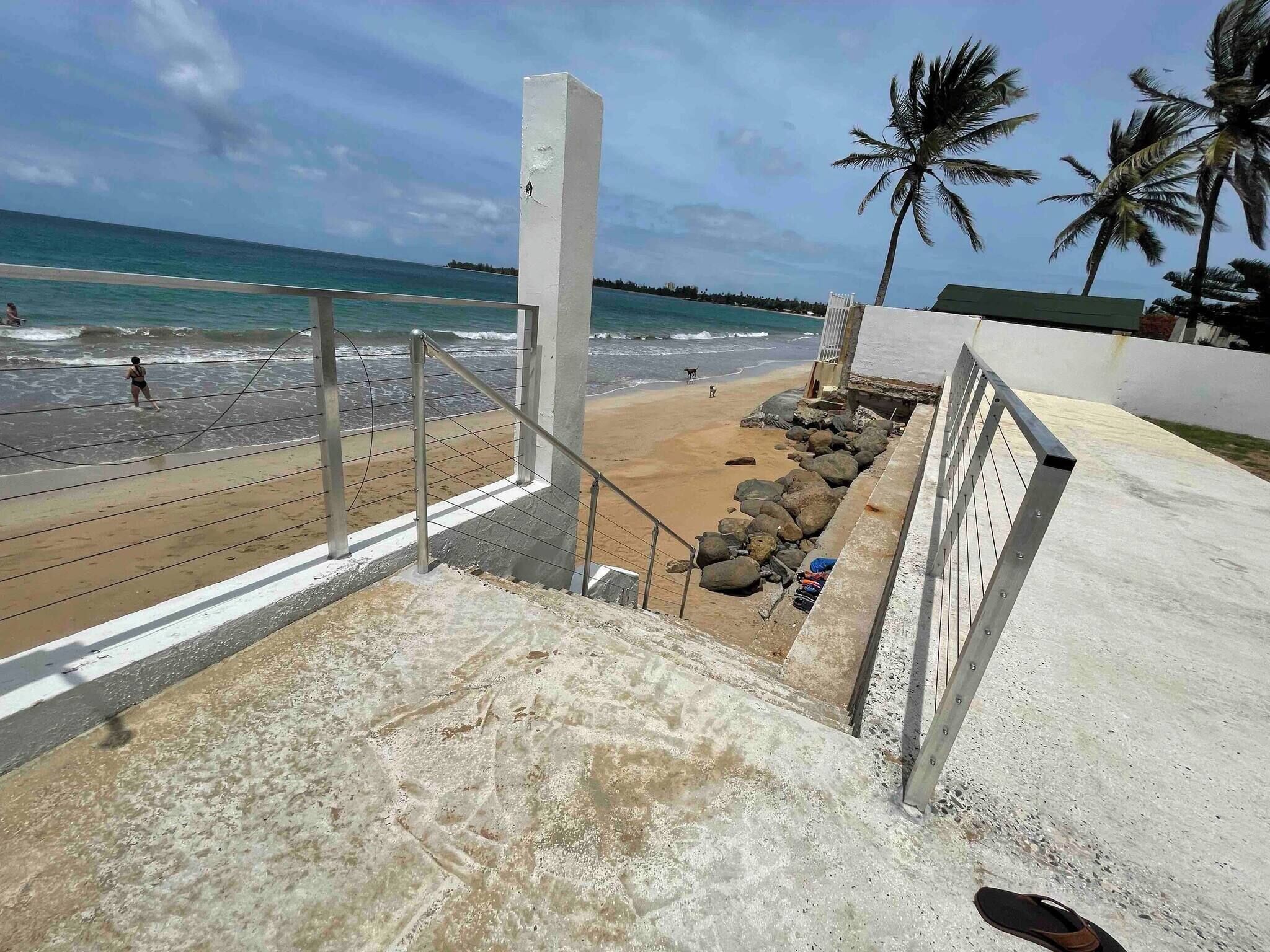 Apartment, 2 Bedrooms, Smoking, Balcony | Pantai | Di pantai 