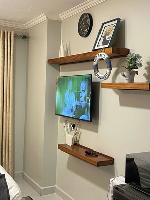 Apartment, 1 Bedroom, Balcony, Garden View | Room amenity