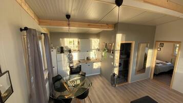 Room, 1 Bedroom, Garden View | Interior