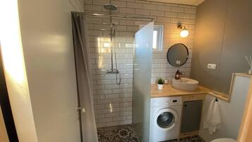 Room, 1 Bedroom, Garden View | Bathroom