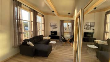 Room, 1 Bedroom, Garden View | Living room