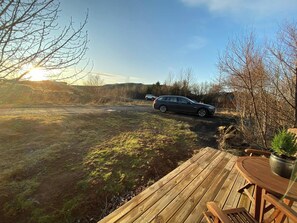 Room, 1 Bedroom, Garden View | Outdoor dining - Cozy Little Cottage In The Golden Circle (Mosfellsbær)