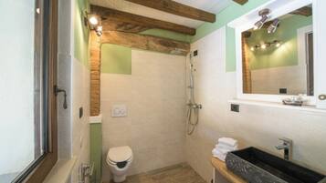 Room, 1 Bedroom, Smoking, Patio | Bathroom