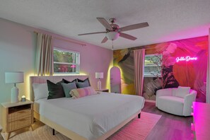 3 室のベッドルーム、デスク、アイロン / アイロン台、WiFi