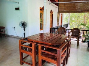 Outdoor dining - Black Panther Yala Standard Double Room (Tissamaharama,)