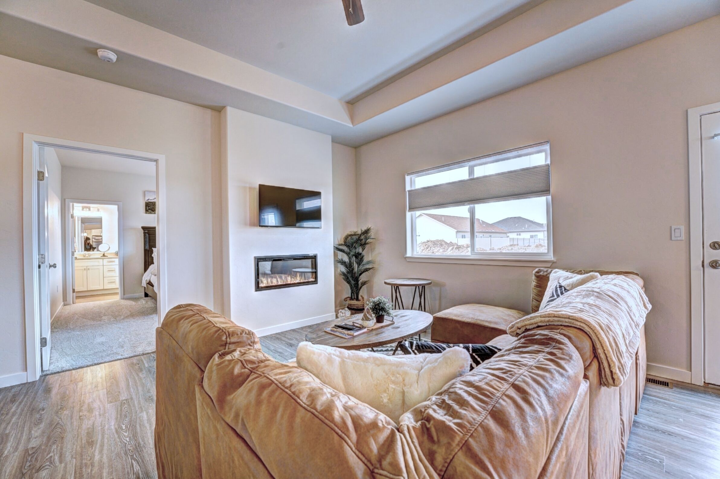 TV connectée, cheminée, baby-foot, table de tennis de table