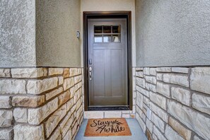 Interior - San Juan Reflections Getaway 3B/2Ba, Pet Friendly & Game Room (Montrose)