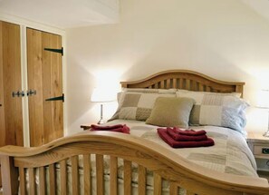 4 bedrooms, iron/ironing board, travel cot, WiFi
