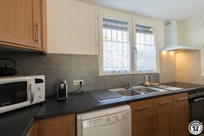 Fridge, microwave, dishwasher, high chair