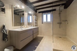 Shower - En Pouillac - SAINT THOMAS (SAINT THOMAS)