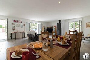 Dining - Calm and serenity 7 minutes from Toulouse (GRAGNAGUE)