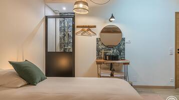 6 bedrooms, free WiFi