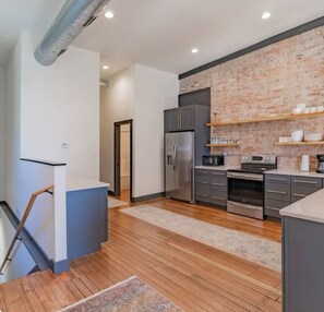 Fridge, microwave, oven, stovetop