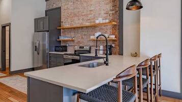 Fridge, microwave, oven, stovetop