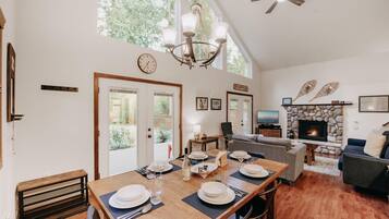 Cabin, 3 Bedrooms, Smoking, Patio | Dining room