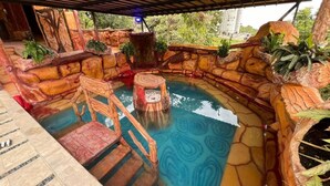 Pool waterfall - Hotel Golden Hills (Manizales)